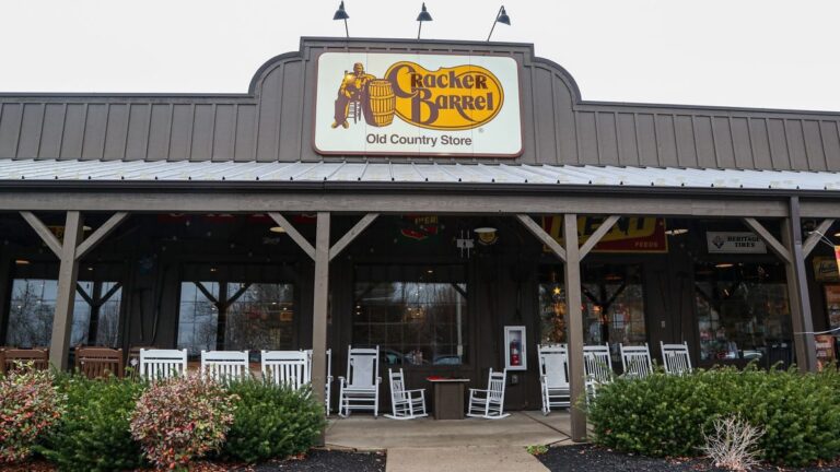 Cracker Barrel Hours for Weekday and Weekend (Updated in 2025)